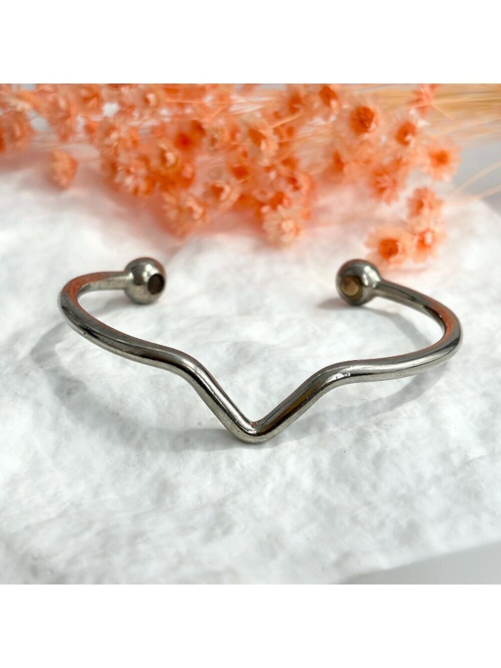 Silver Toned Chevron V Shaped Minimalist Vintage 80's Style Cuff Bracelet